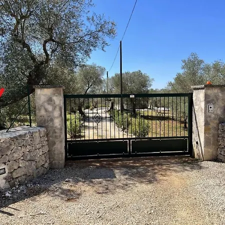 Дом отдыха Trullo Ada Челье-Мессапика